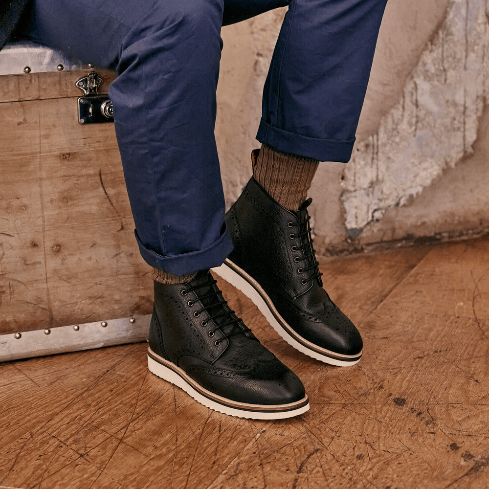 
                      
                        NEWTON // BLACK-MEN'S SHOE | LANX Proper Men's Shoes
                      
                    